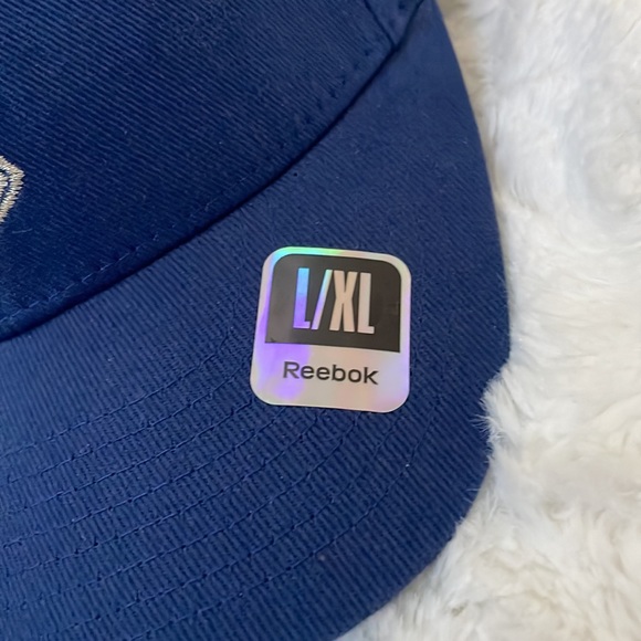 *NEW*  REEBOK VANCOUVER CANUCKS CAP - Picture 2 of 5